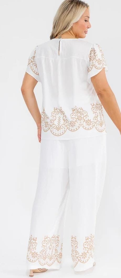 Conjunto Blanco con Bordado Dorado Plus Size